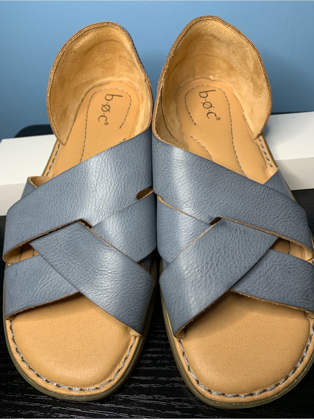 b.o.c. Women's Blue Leather Crossover Slide Sandals with Tan Footbed